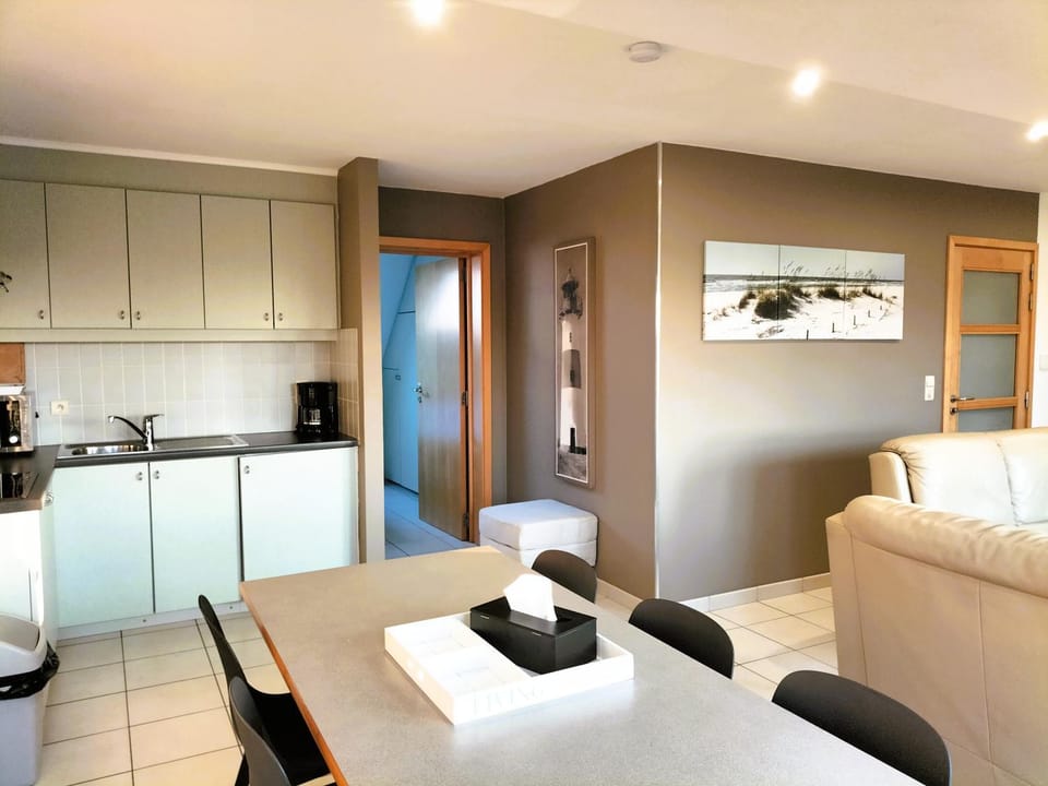 Kitchen or kitchenette, Living room, Seating area, Dining area, minibar, pet friendly, stove