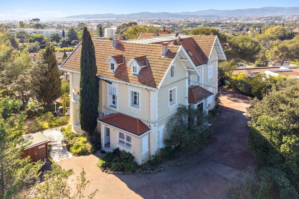 Property building, Sea view