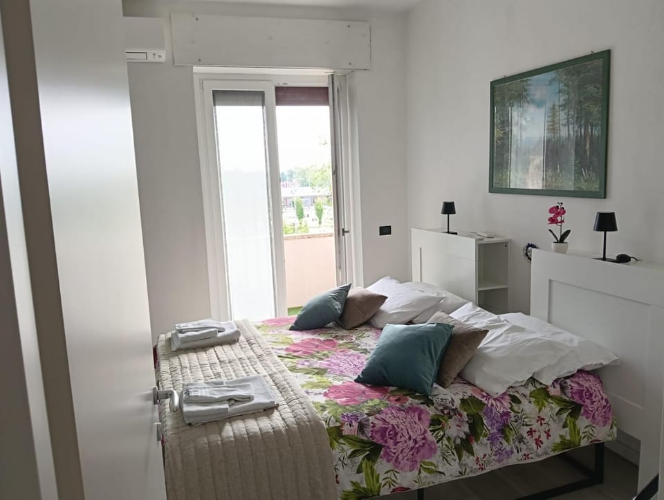 Bed, Bedroom, locker