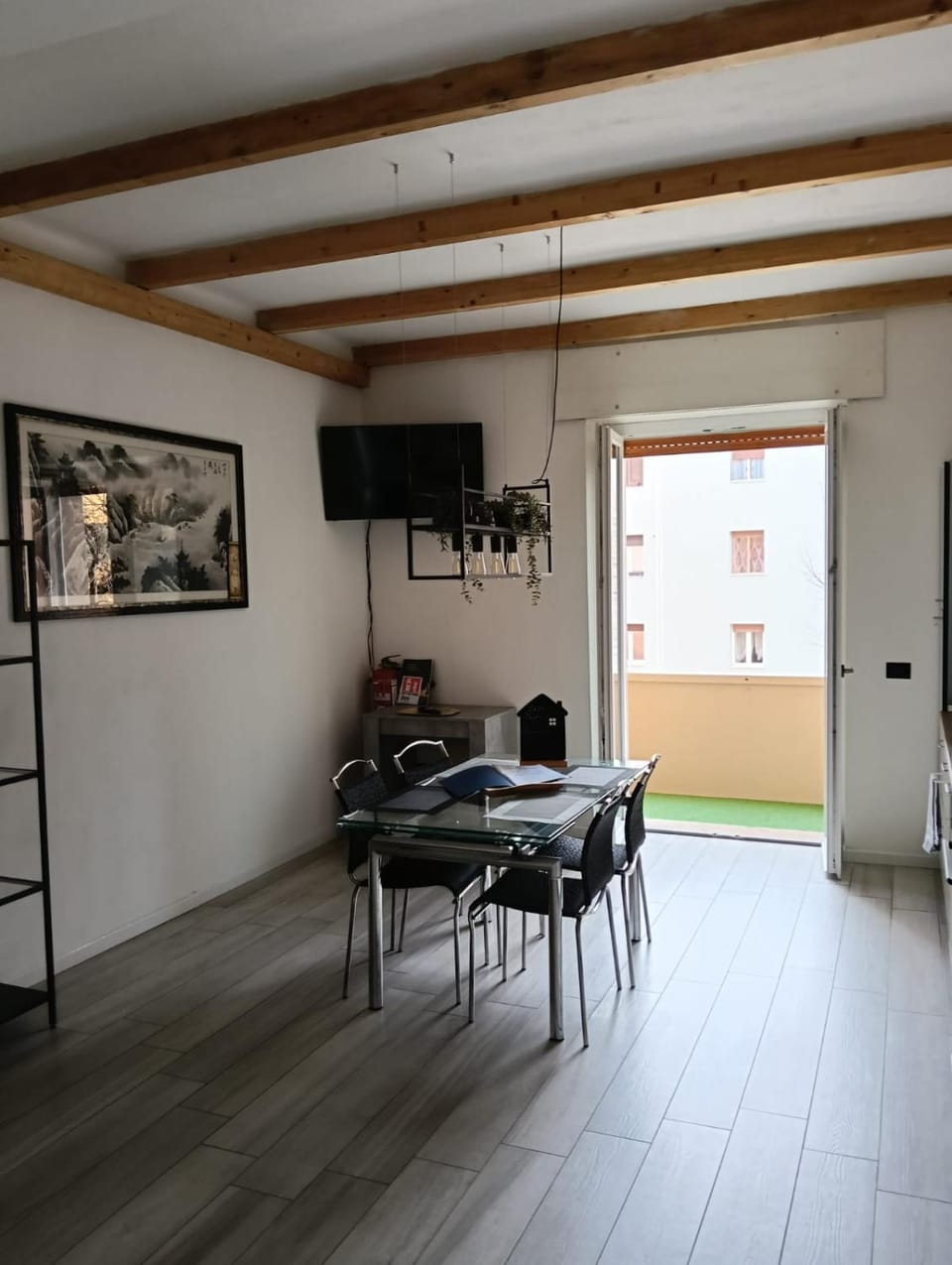 TV and multimedia, Dining area