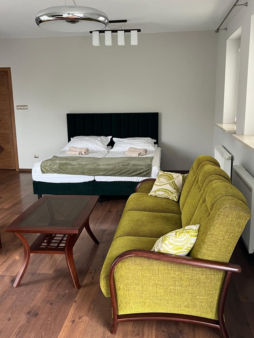 Bed, Photo of the whole room, Seating area, Bedroom