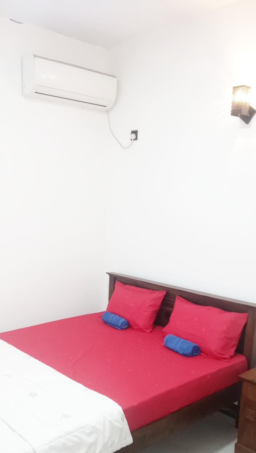 Bed, Photo of the whole room, Bedroom, air conditioner