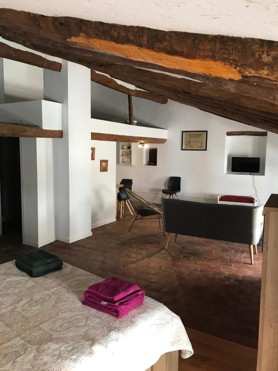 Spacious attic apartment Apartment in Baix Ebre