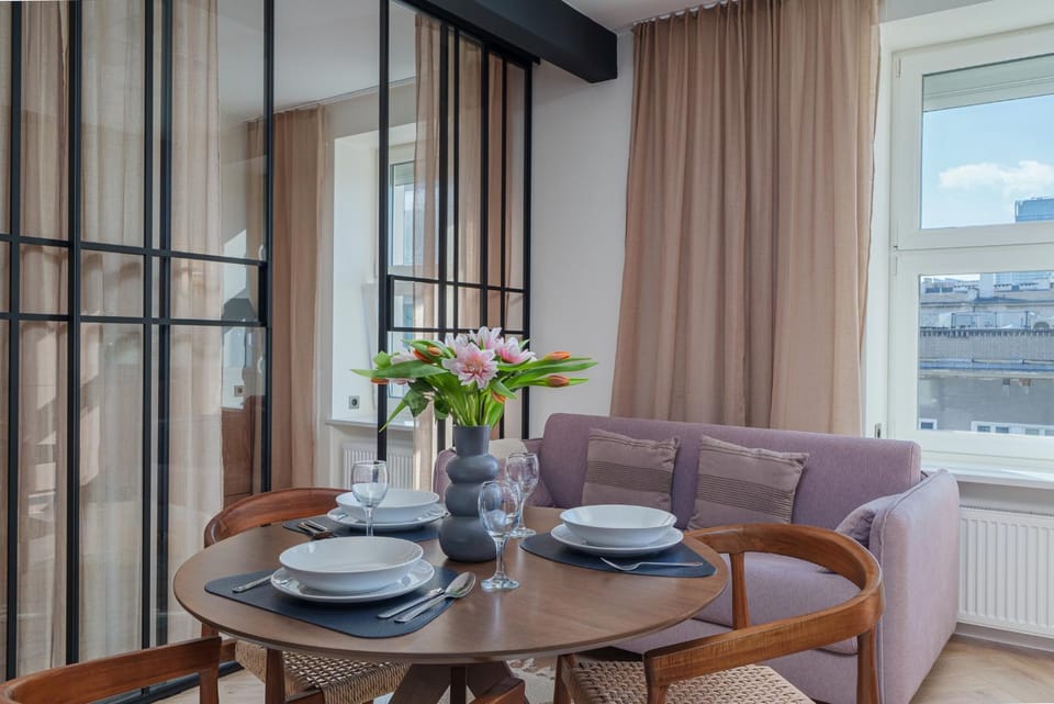 Seating area, Dining area