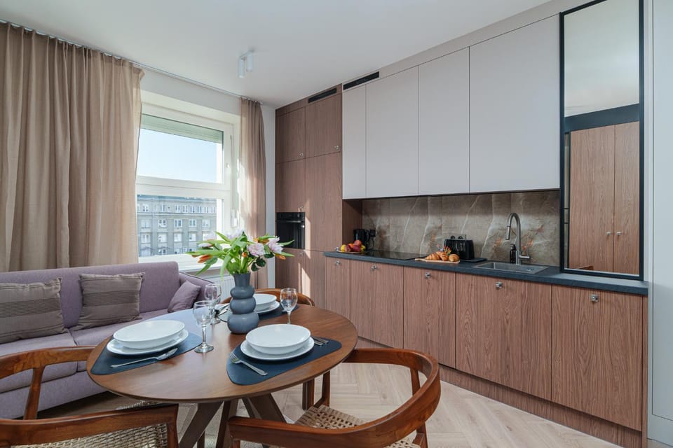 Kitchen or kitchenette, Seating area, Dining area
