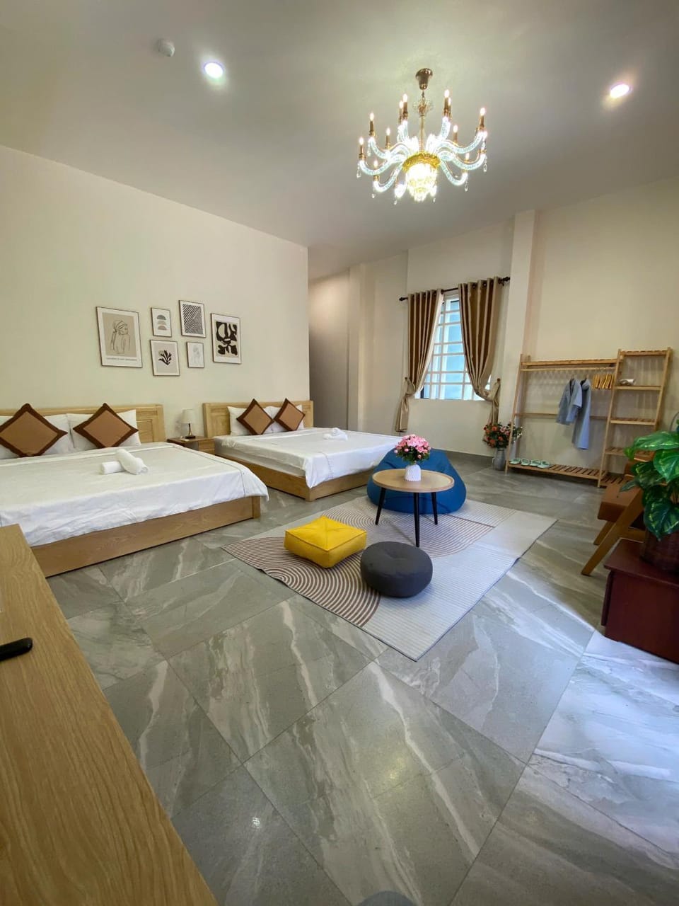 Living room, Photo of the whole room, Seating area