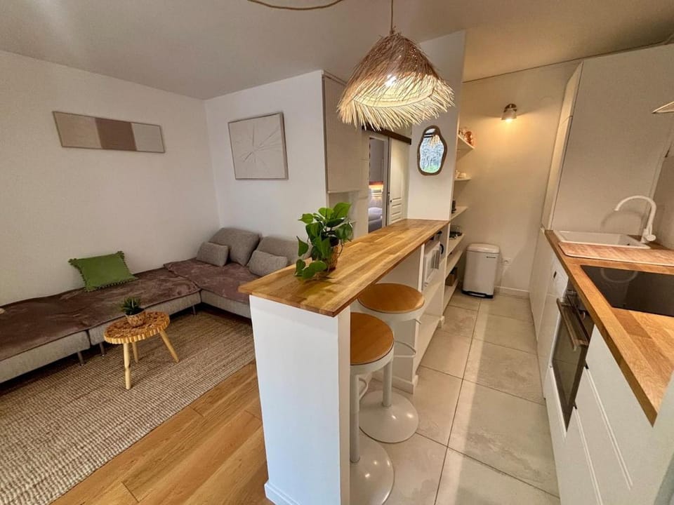 T2 en rez-de-jardin avec terrasse privative, résidence avec piscine et tennis Apartment in Six-Fours-les-Plages