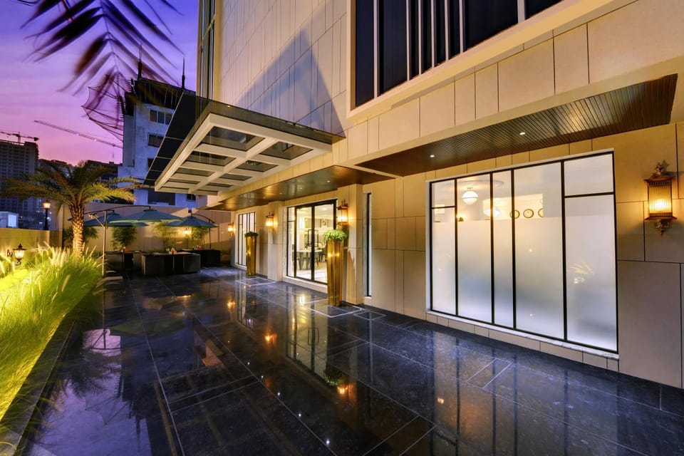 Facade/entrance