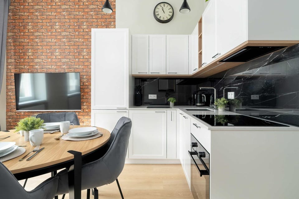 Kitchen or kitchenette, Dining area, stove