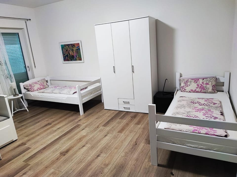 Bed, Bedroom, wardrobe
