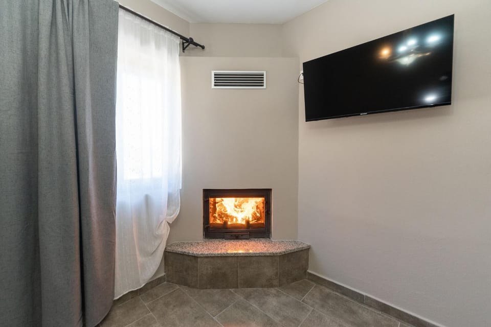 Communal lounge/ TV room, TV and multimedia