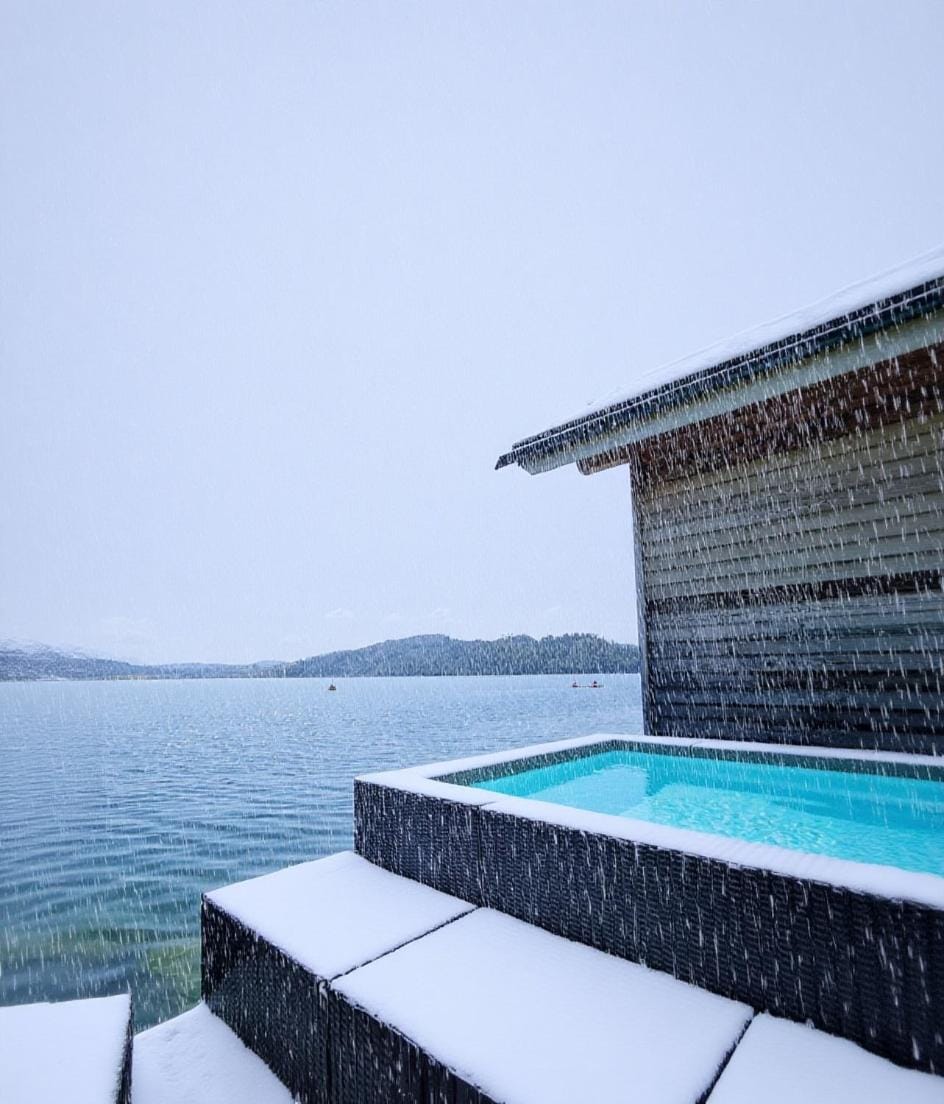 Dein Traum direkt am See Apartment in Zug, Switzerland