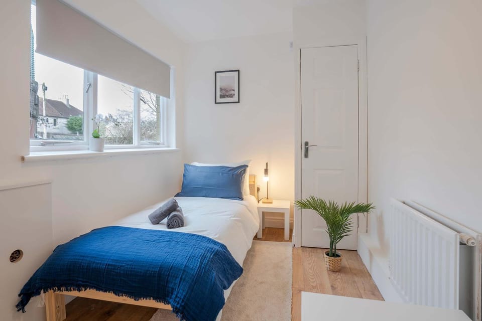 Near Beach 2BR Ground Floor Flat-Free Parking Apartment in Kirkcaldy