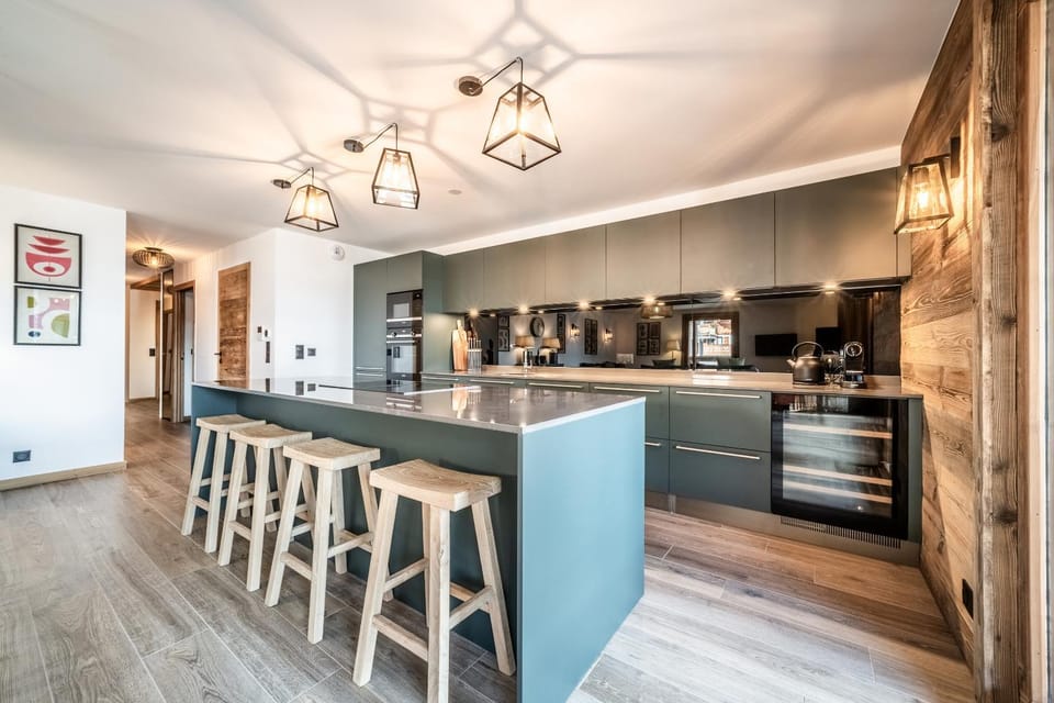 Kitchen or kitchenette, dishwasher