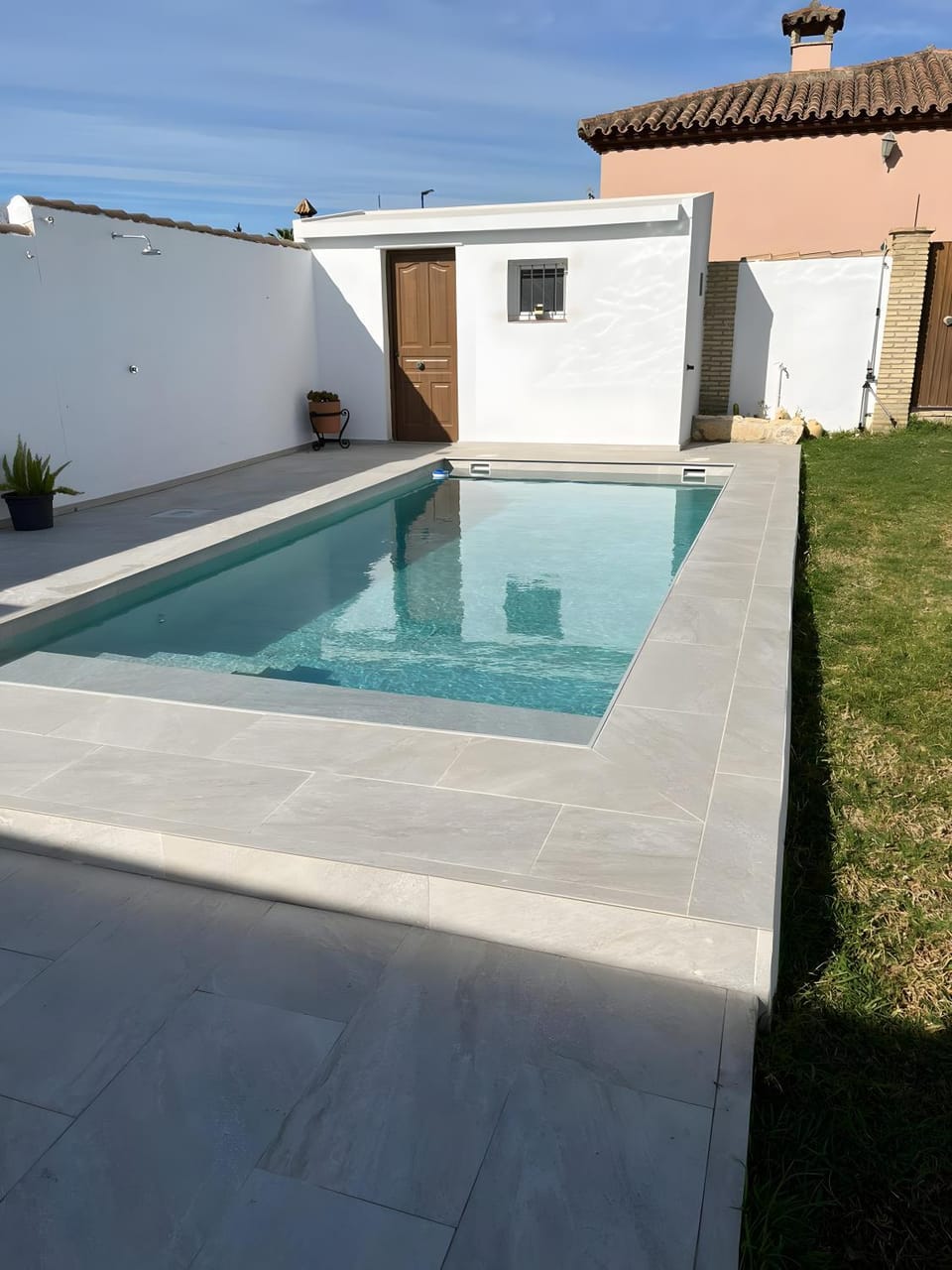 Property building, Swimming pool