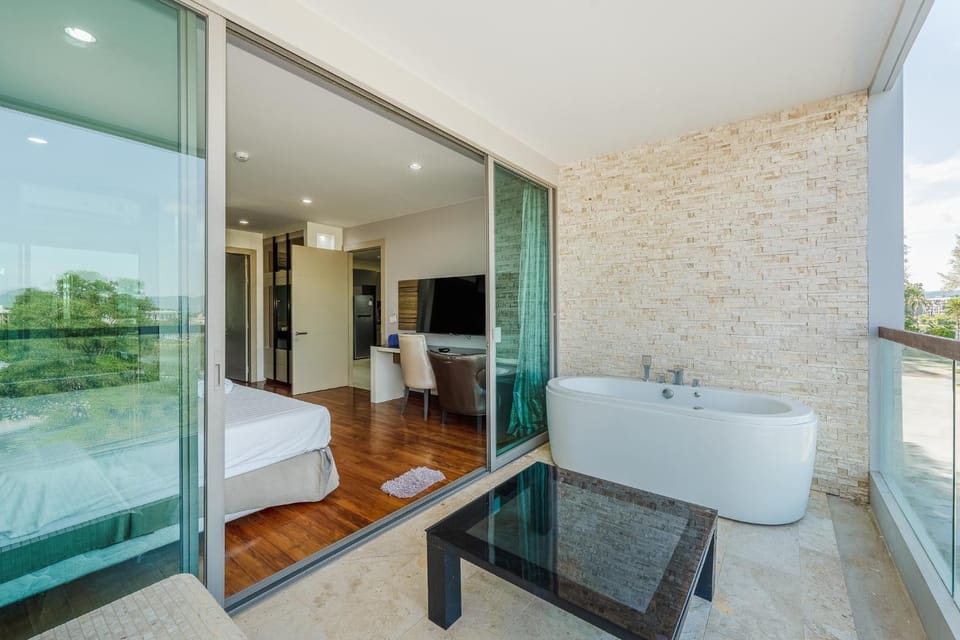 Balcony/Terrace, Bath