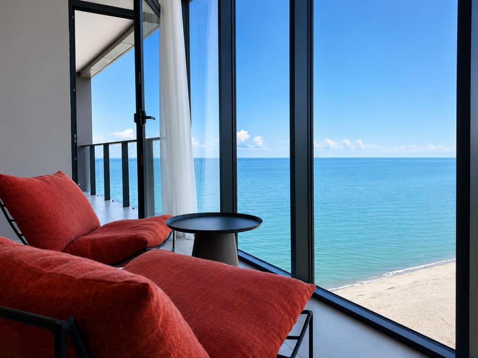 Day, Natural landscape, View (from property/room), Balcony/Terrace, Living room, Photo of the whole room, Seating area, Beach, Sea view, VIP