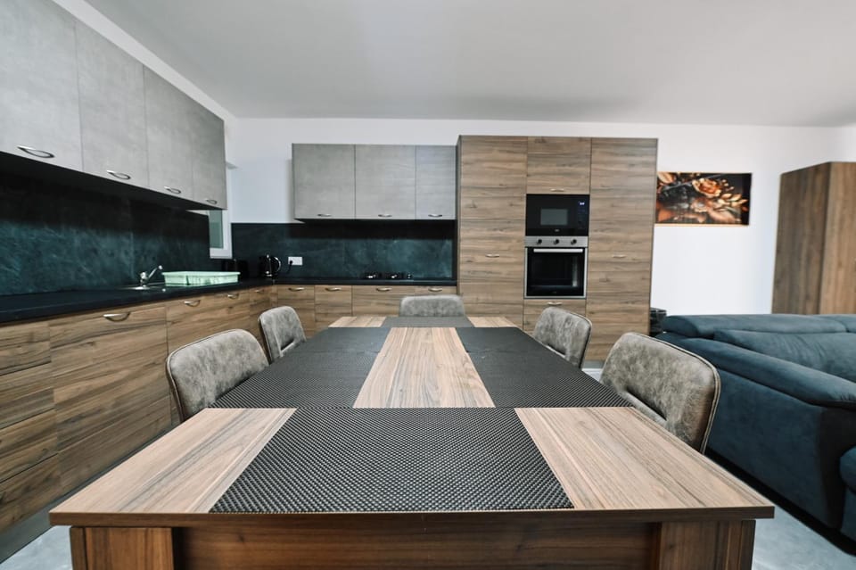 Kitchen or kitchenette, Living room, Dining area, oven