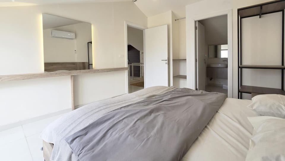 Bed, Bathroom, Bedroom