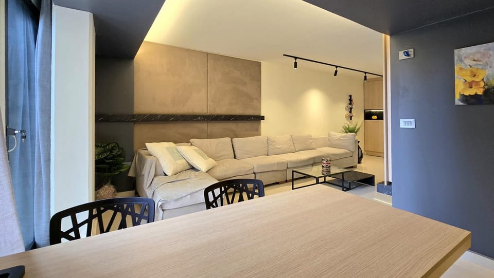 Living room, Seating area, Dining area