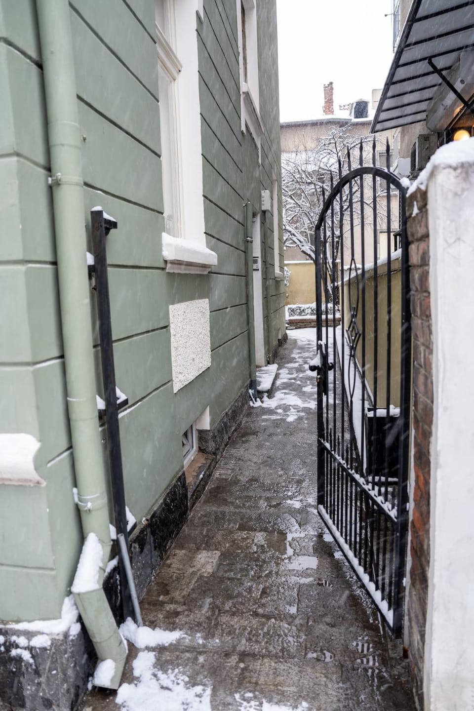 Property building, Winter
