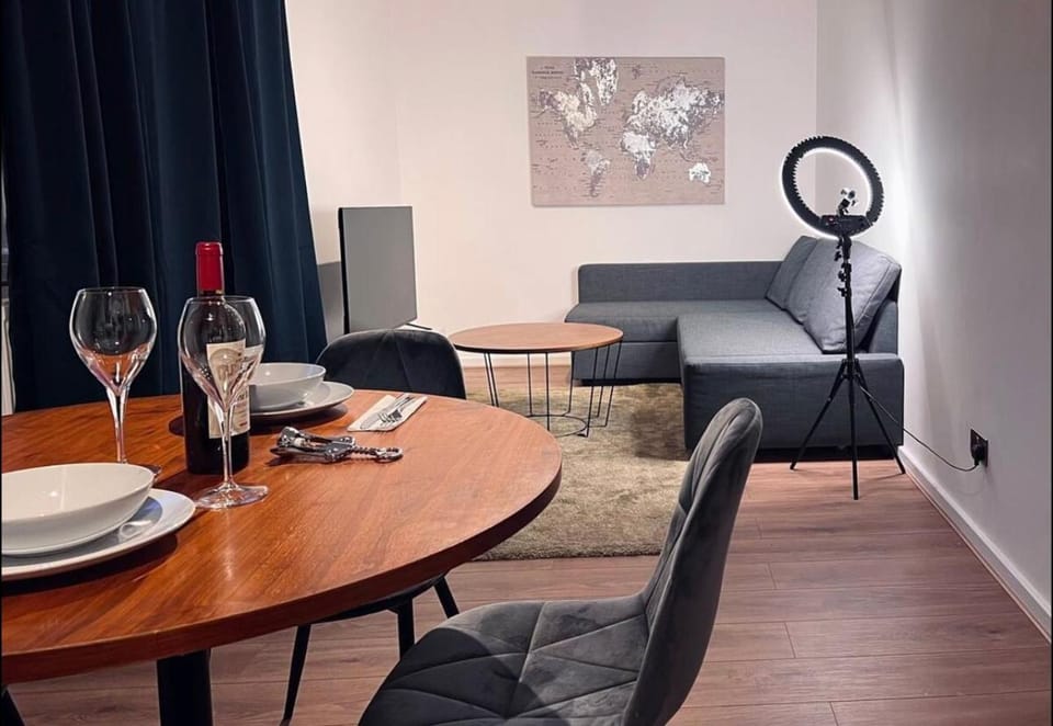 Living room, Seating area, Dining area