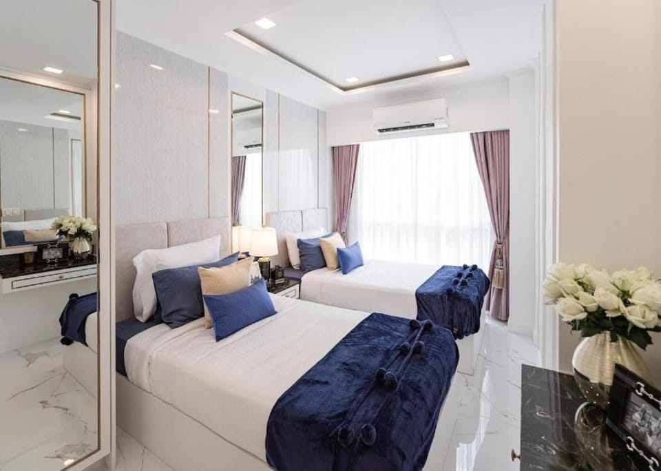 Sea View 2 Bed Room Luxury Near The Beach Apartment in Pattaya City