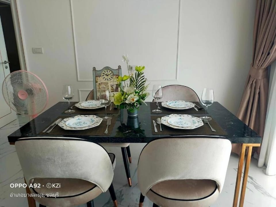 Sea View 2 Bed Room Luxury Near The Beach Apartment in Pattaya City