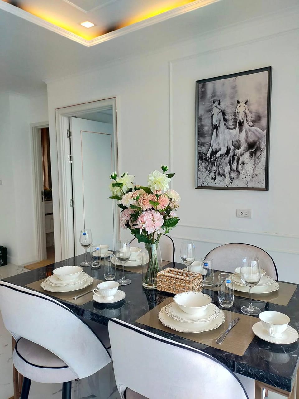Sea View 2 Bed Room Luxury Near The Beach Apartment in Pattaya City