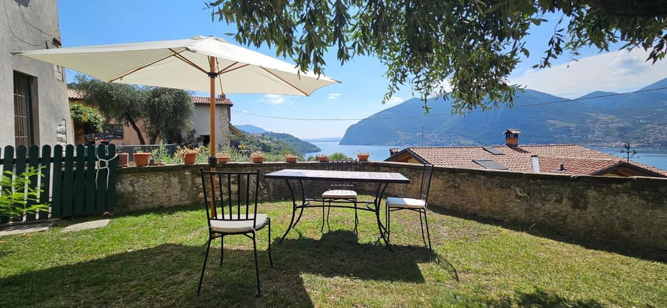 Dining area, Garden view, Lake view