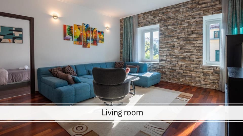 PETRUS SUPERIOR APARTMENT - spacious three-room apartment - prestigious location near Diocletian's Palace and Bacvice beach - the best restaurants within walking distance - free parking provided Apartment in Split