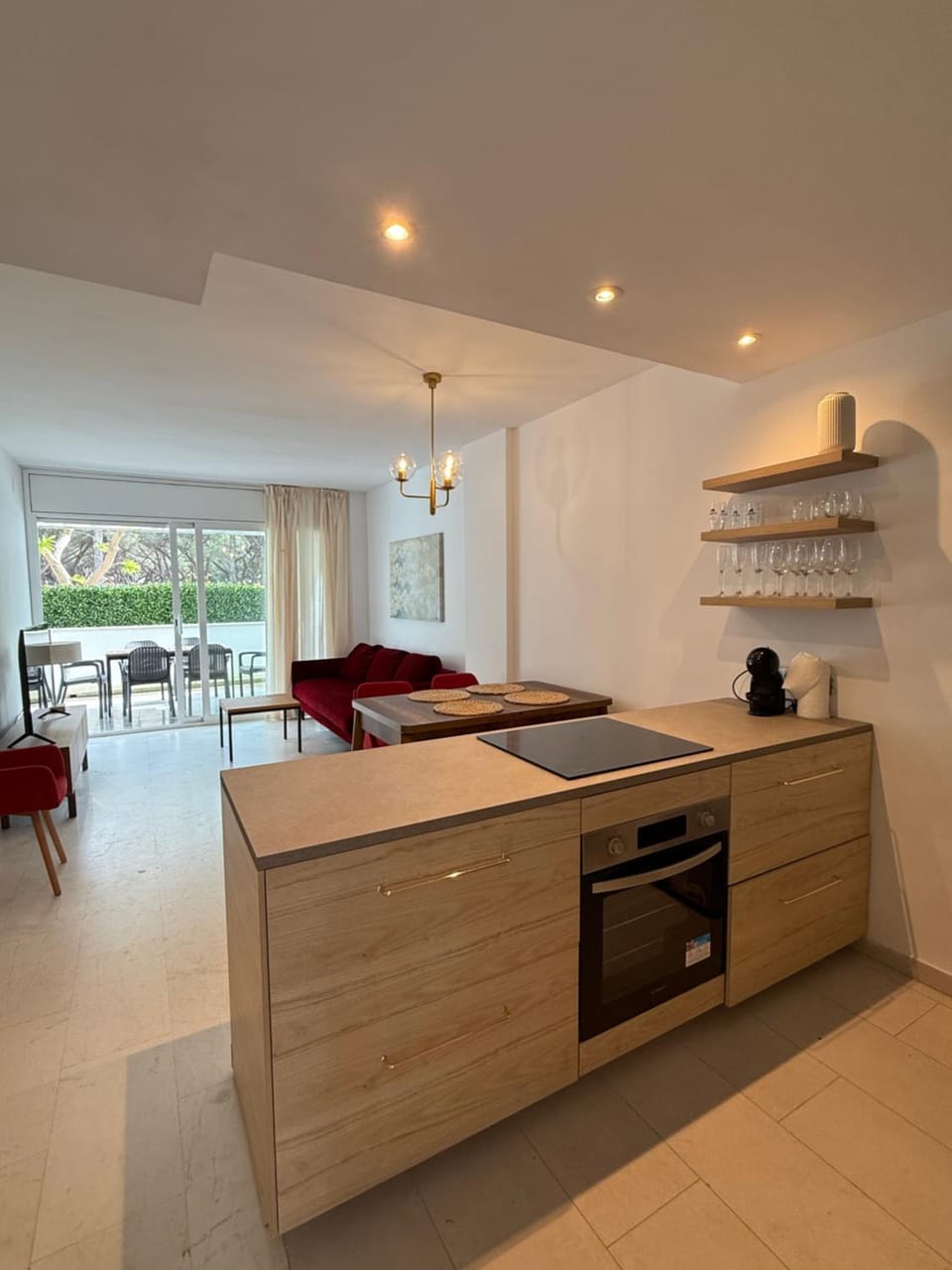 Kitchen or kitchenette, Dining area, stove