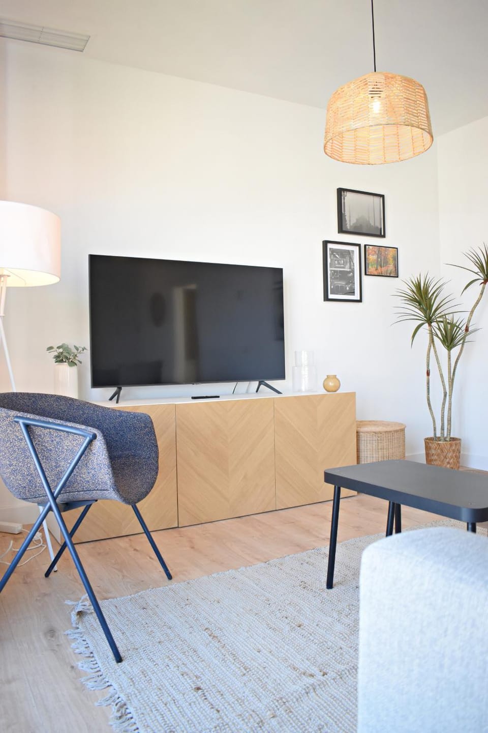 Communal lounge/ TV room, Living room