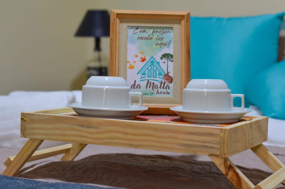 Bed, Coffee/tea facilities, Food and drinks, Photo of the whole room, Bedroom