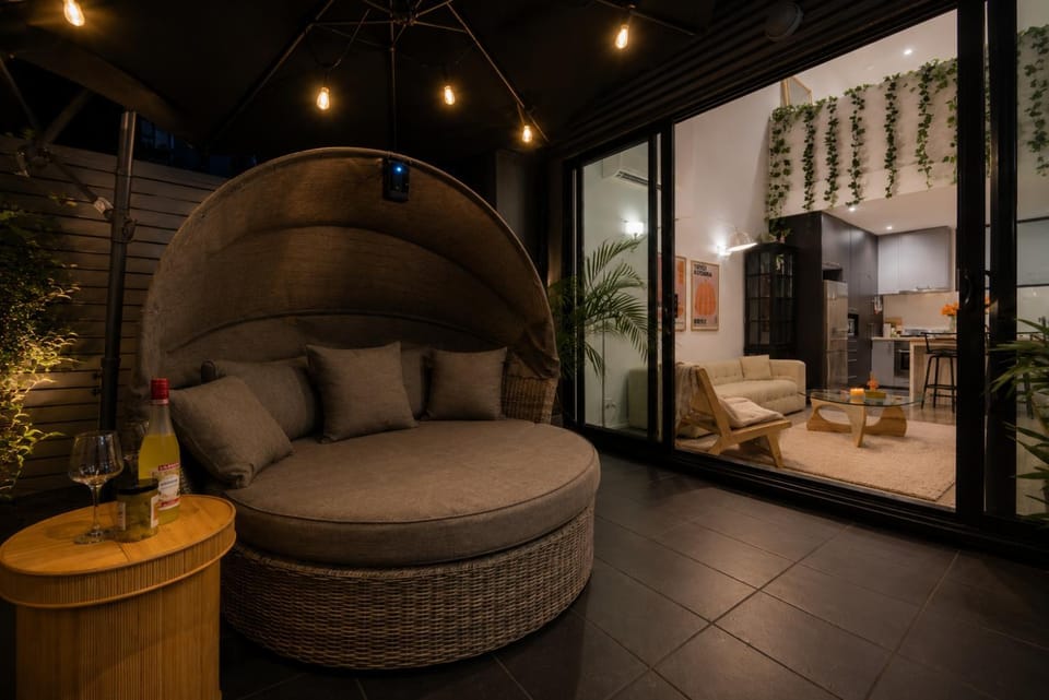 Luxury Melbourne City Loft with Outdoor Cinema Apartment in Southbank