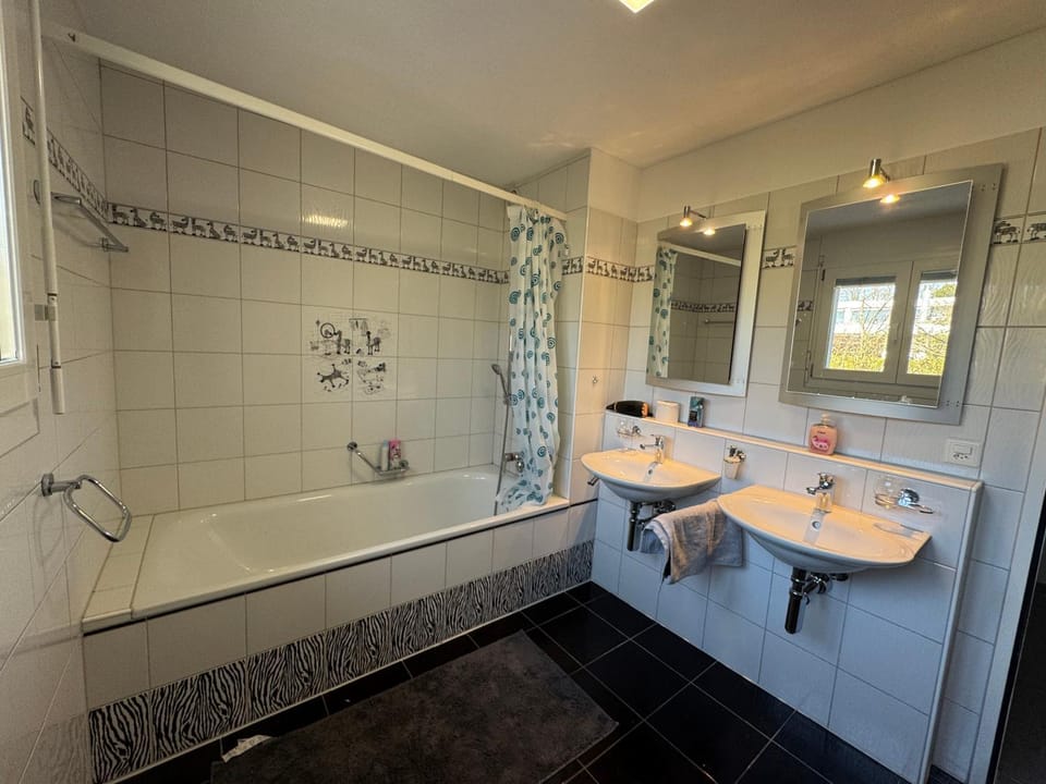 Bathroom, Bath, towels