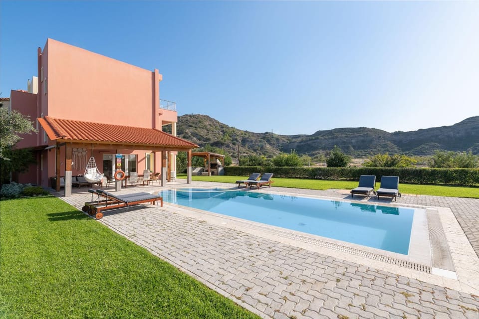 Property building, Garden, Garden view, Mountain view, Pool view, Swimming pool, sunbed