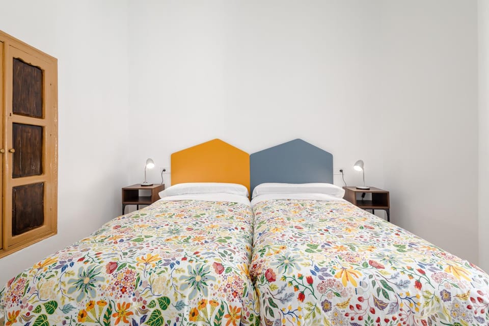 Bedroom, air conditioner