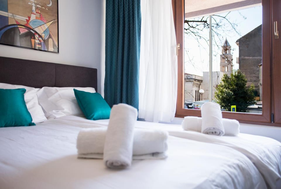 Bedroom, Landmark view