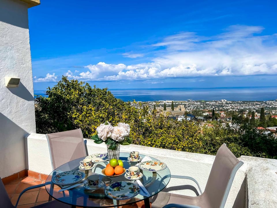 Patio, Day, Natural landscape, View (from property/room), Balcony/Terrace, Balcony/Terrace, Seating area, Dining area, Sea view
