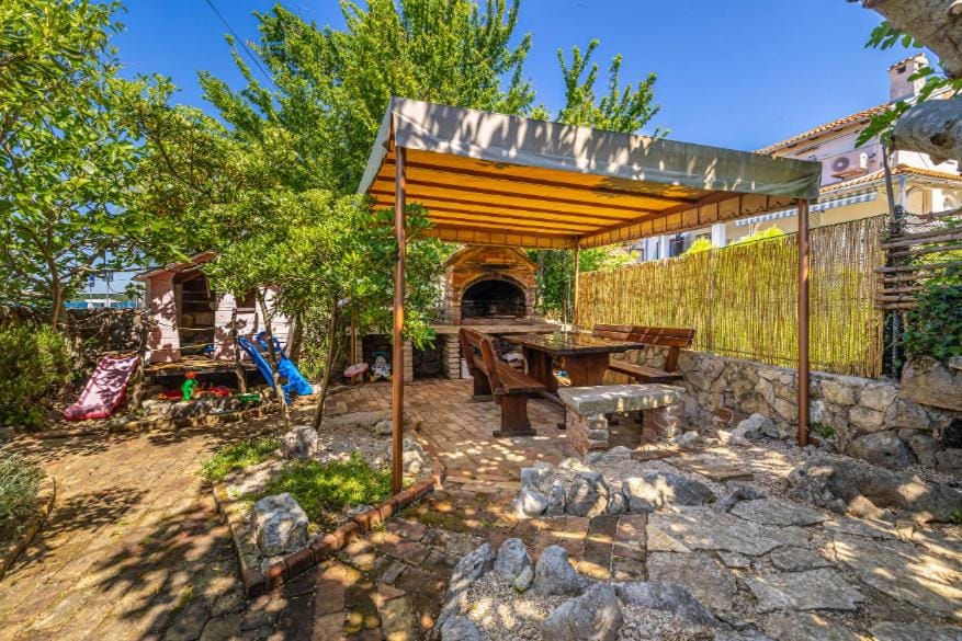 BBQ facilities, Garden