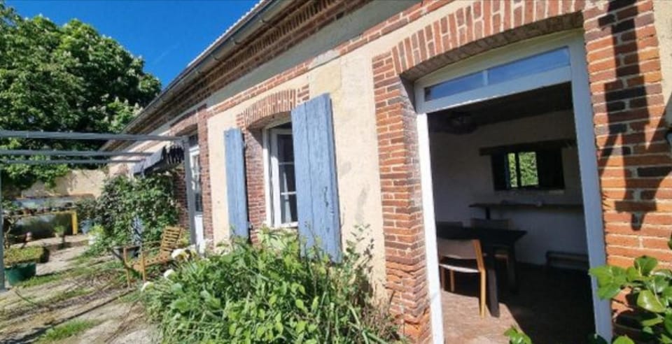 Maison de pommiers en Normandie House in Auvergne-Rhône-Alpes