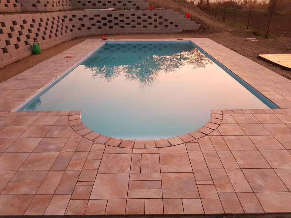 Swimming pool, Swimming pool
