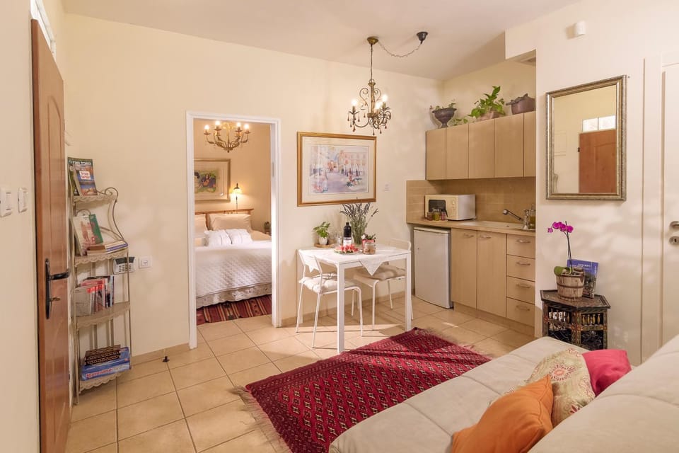 Day, Kitchen or kitchenette, Living room, Photo of the whole room