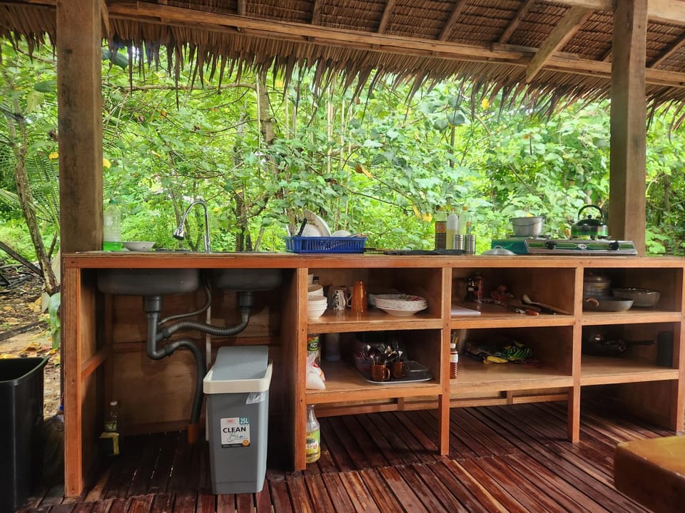 Kitchen or kitchenette, Kitchen or kitchenette