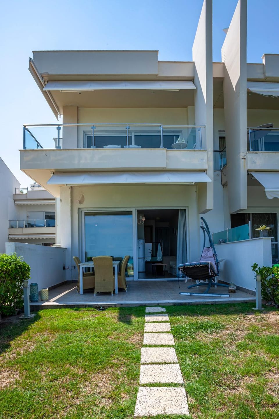 Property building, Day, Garden, Garden view