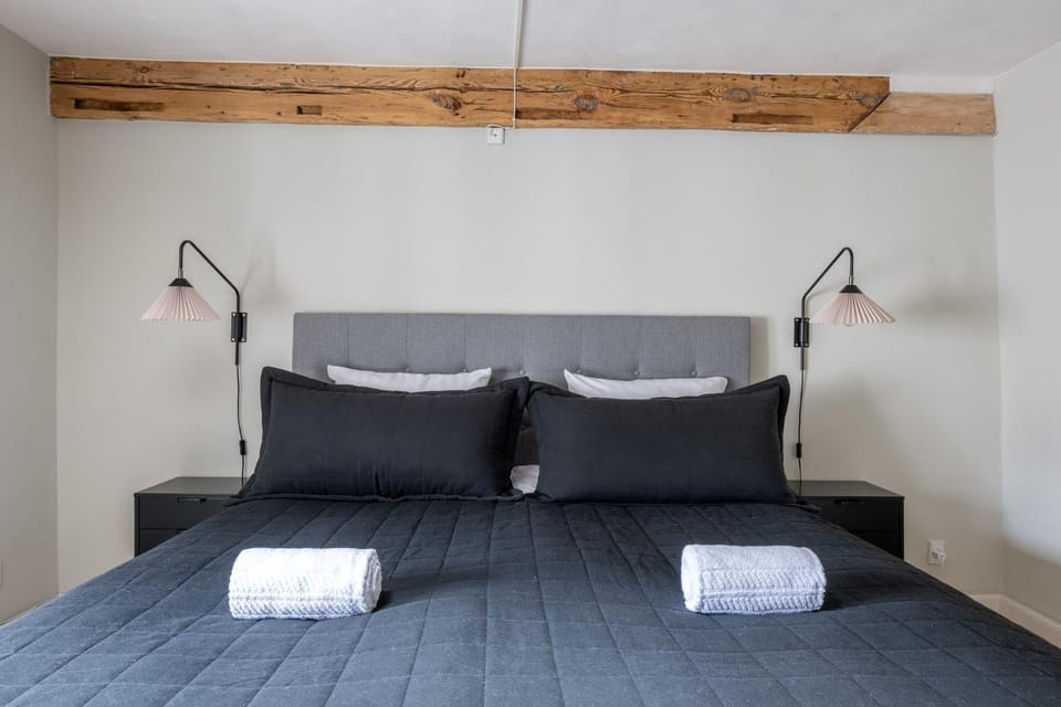 Bed, Bedroom, towels, wardrobe