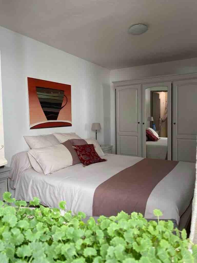 Appartement de charme au pied du château Apartment in Provence-Alpes-Côte d'Azur
