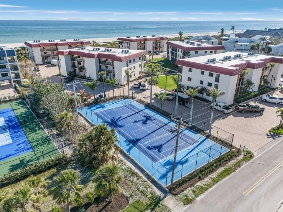 Direct beach access from your condo Sanibel Island - Sandalfoot 1A1 Apartment in Sanibel Island