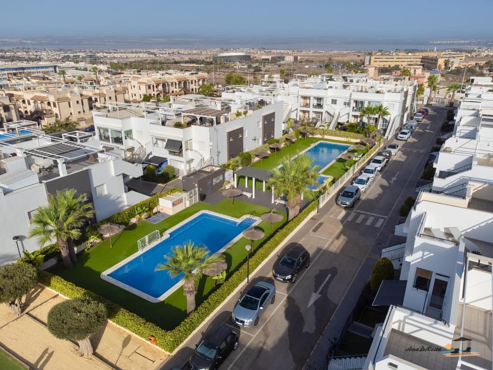 Property building, Pool view, Swimming pool, Swimming pool